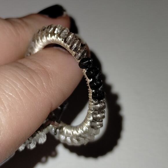 Lot of 2 Fashion Jewelry Black Red Jewel & Silver Tone Latch-Back Hoop Earrings - Picture 4 of 5